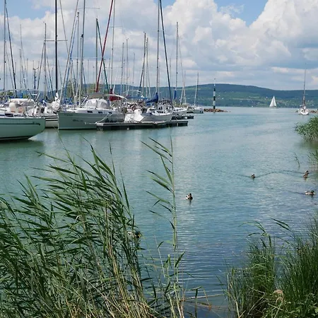 In Balatonlelle/balaton 19159 Balatonlelle